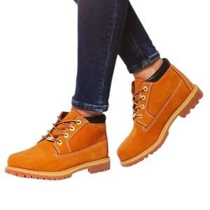 Timberland Women’s Nellie Waterproof Chukka Wheat Nubuck Color Ankle Boots Sz 6M